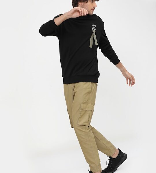 brown-cargo-pants-for-everyday-style-and-functionality