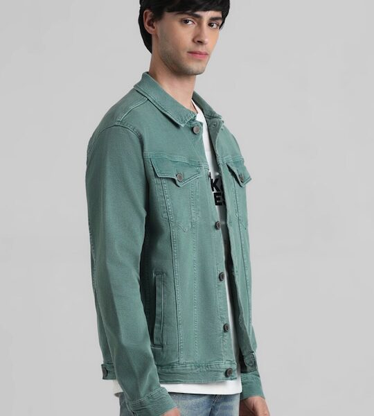 elevate-your-look-with-an-olive-green-denim-jacket