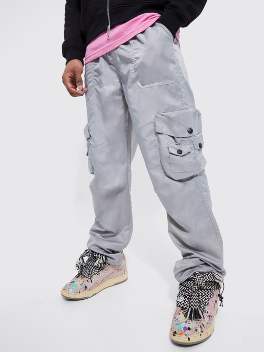 relaxed-fit-cargo-pants-for-effortless-style-and-functionality